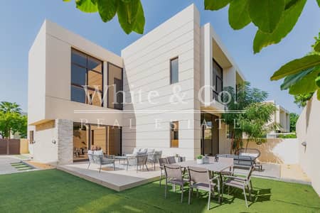 4 Bedroom Villa for Sale in DAMAC Hills, Dubai - 4 Bed + Maids | THH | Queens Meadows