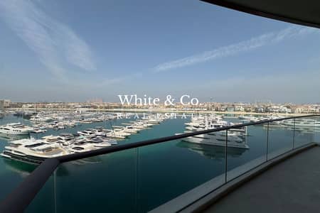 2 Bedroom Apartment for Sale in Palm Jumeirah, Dubai - Vacant Now | Stunning Sea View | Spacious