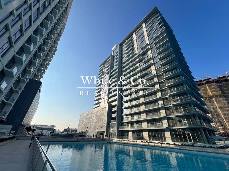 XL Balcony | Rooftop Pool | Premium Tower