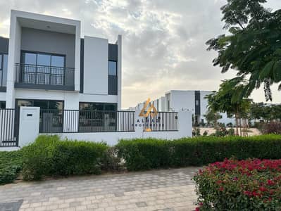 3 Bedroom Townhouse for Sale in Dubailand, Dubai - Single Raw, back to park , Q4 2024 , Near to pool