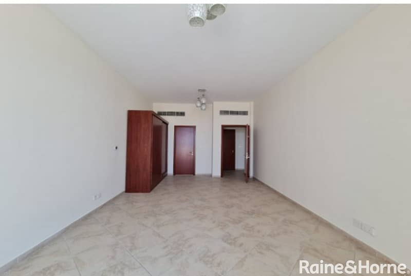 ROAD VIEW|GREAT DEAL| 2 BEDROOM | 2 PARKING SPACES