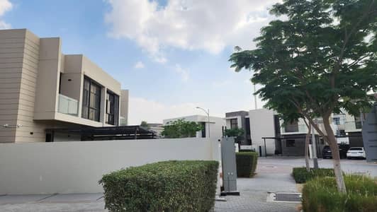 5 Bedroom Villa for Rent in DAMAC Hills, Dubai - Damac Hills, Piccadilly Villa, Furnished,Maidroom