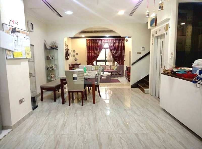 Modern Townhouse Lovely 4BR w/ Huge Size Modern Townhouse Lovely 4BR w/ Huge Size