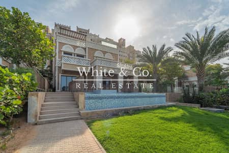 4 Bedroom Villa for Sale in Palm Jumeirah, Dubai - Vacant Villa | Pool + Garden | Sea Views