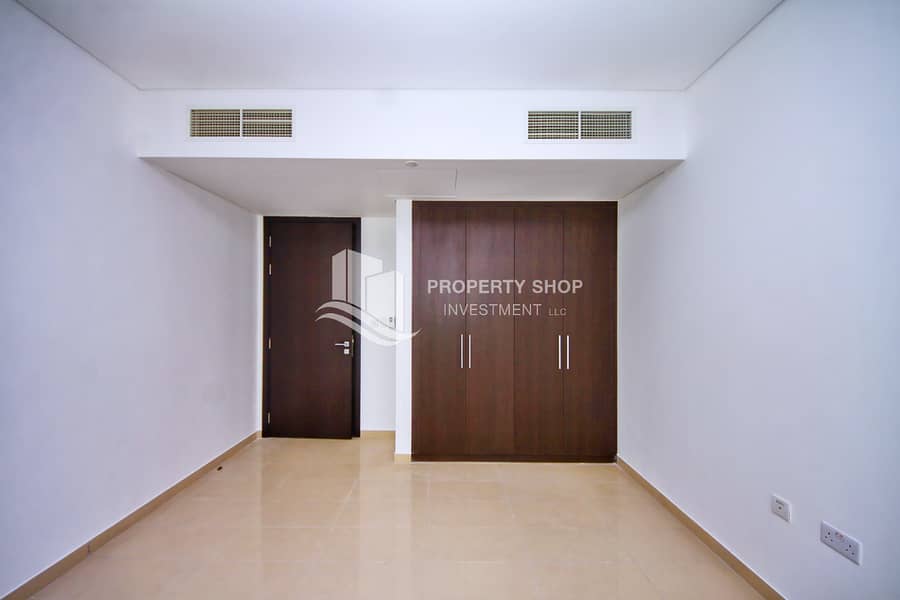 3 3-bedroom-apartment-al-reem-island-marina-square-rak-tower-built in-cabinet 2. JPG