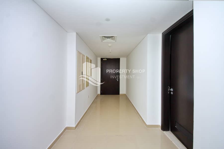 8 3-bedroom-apartment-al-reem-island-marina-square-rak-tower-foyer. JPG
