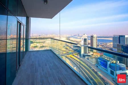 2 Bedroom Flat for Rent in Downtown Dubai, Dubai - Canal View | Spacious | Maid's Room