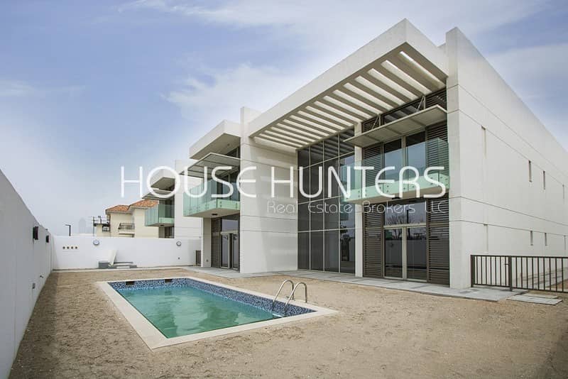 Brand new 4 bed|Pool|Contemporary Style|