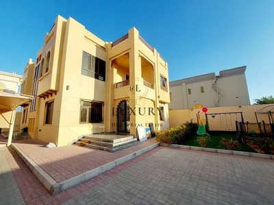 4 Bedroom Villa for Rent in Al Dhahir, Al Ain - Well maintained | Adorable Luxurious | Road facing