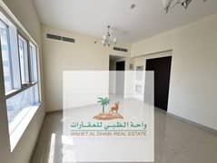 متاح شقة غرفة وصالة اول ساكن  للايجار السنوي على شارع الوحدة سهل المخرج ل دبي بمساحة واسعة وتشطيب ممتاز قريبة من جميع الخدمات ببناء راقي ونظيف