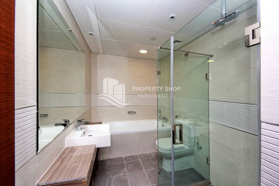 13 2-bedroom-apartment-al-reem-island-shams-abu-dhabi-gate-tower-1-master-bathroom. JPG