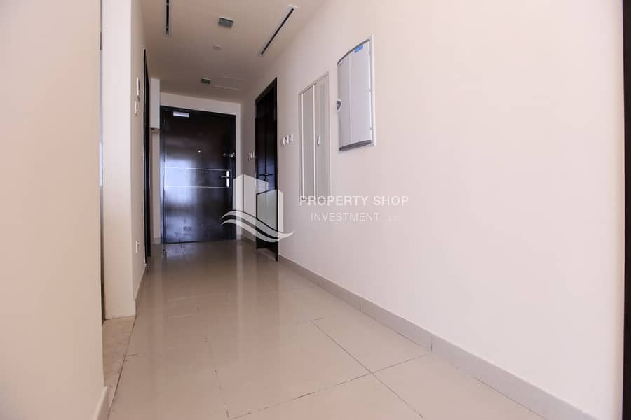 4 3-bedroom-apartment-al-reem-island-shams-abu-dhabi-sun-tower-foyer. JPG