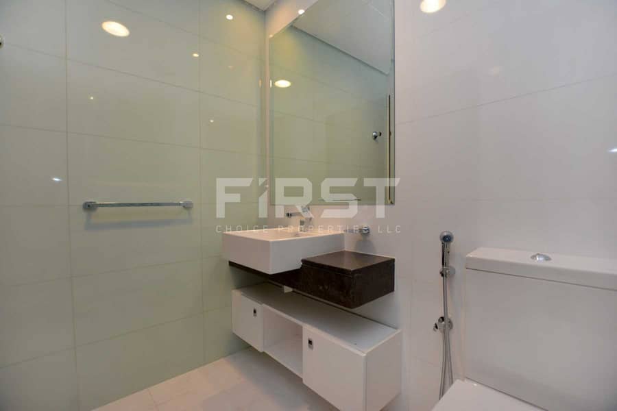 14 Internal Photo of 2 Bedroom Apartment in The Gate Tower Shams Abu Dhabi Al Reem Island Abu Dhabi UAE (21). jpg