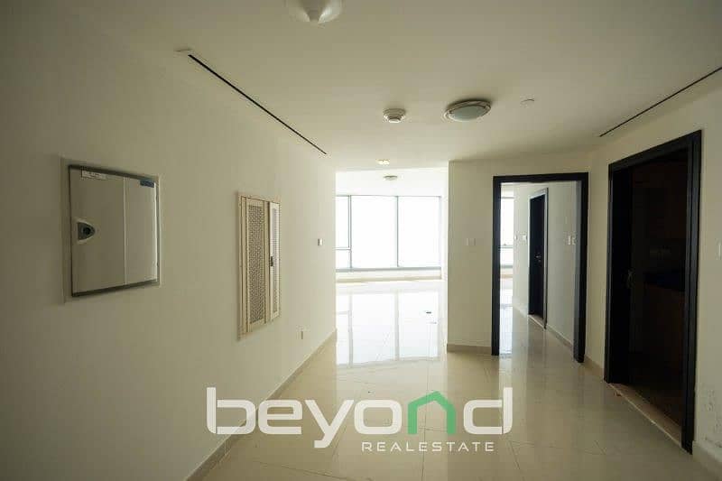 8 hallway-of-1-bedroom-apartment-in-sky-tower-al-reem. jpg