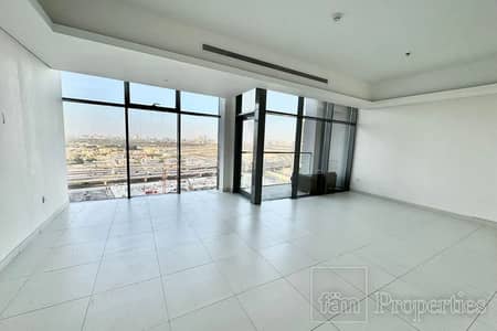 2 Bedroom Apartment for Rent in Downtown Dubai, Dubai - Luxurious 2 bedrooms plus Maid Ready to Move