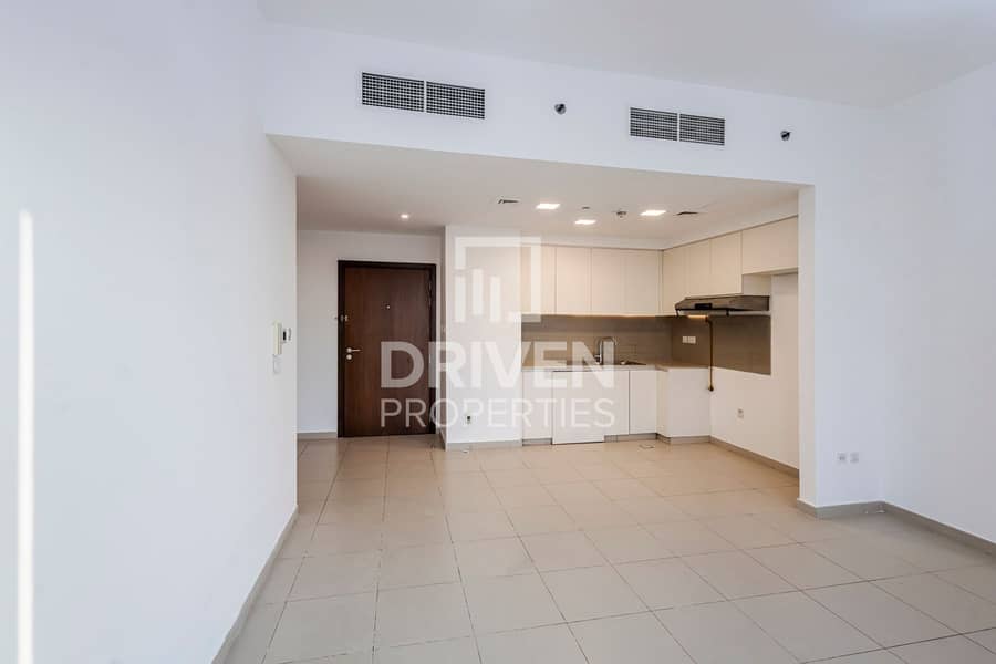 Duplex Apartment | Fully Upgraded | Vacant