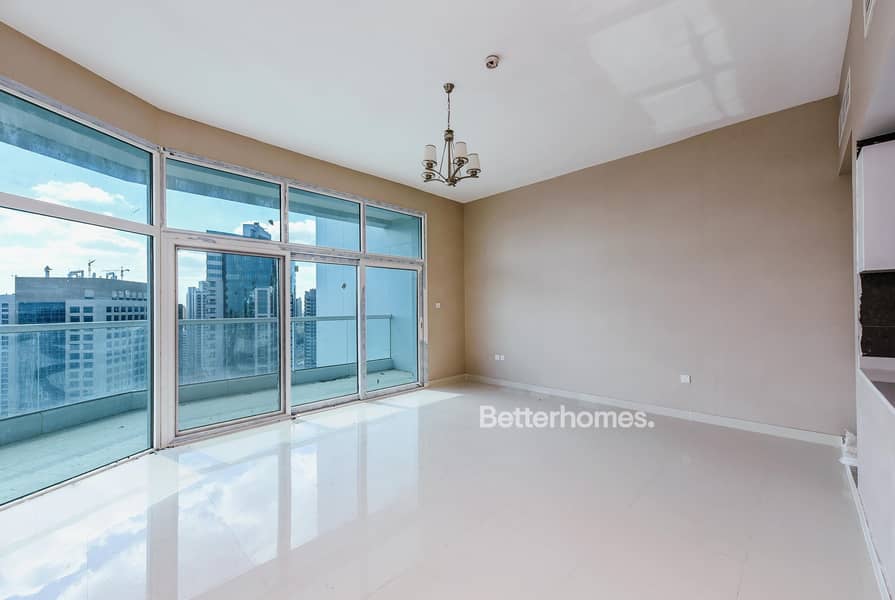 Freehold | 2 parkings | balcony | vacant