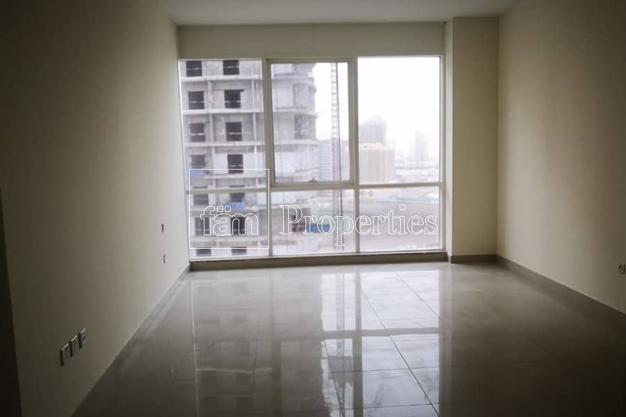 Spacious 1 Bedroom in Red Residence
