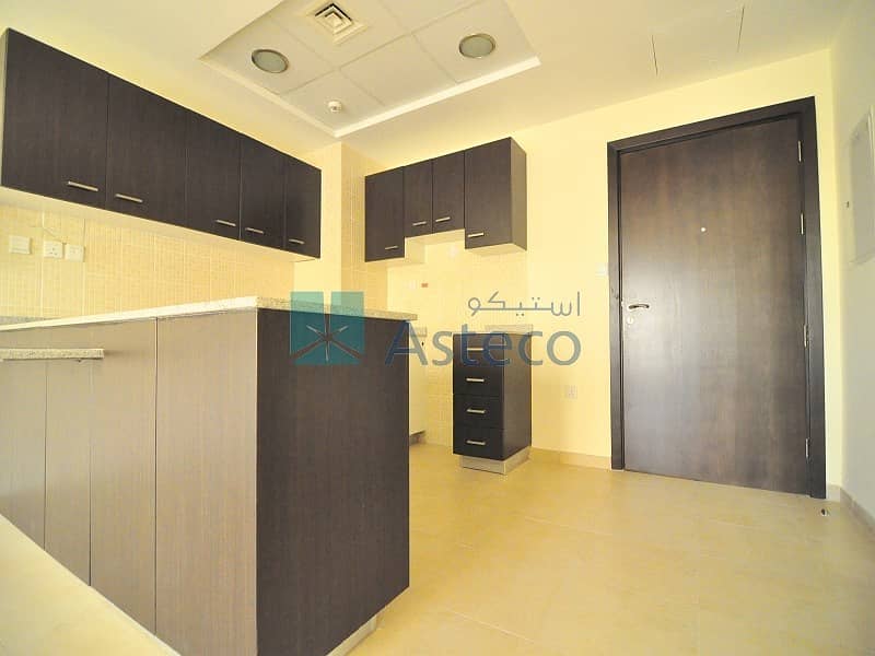 One BR w/ Terrace|Inner Circle|Al Thamam