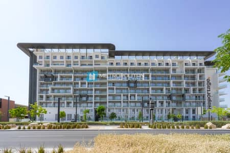 1 Bedroom Apartment for Sale in Masdar City, Abu Dhabi - Ready To Move | Corner | Balcony | 2 Parking Slots