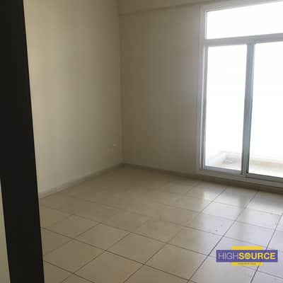 Spacious and large apartment + laundry +balcony Spacious and large apartment + laundry +balcony