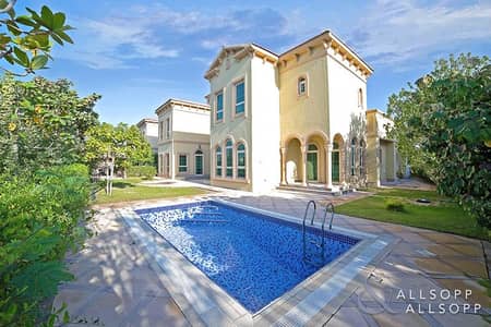 5 Bedroom Villa for Sale in Jumeirah Islands, Dubai - Master View Villa|Full Lake view| Vacant 5 Bedroom Villa for Sale in Jumeirah Islands, Dubai - Master View Villa|Full Lake view| Vacant