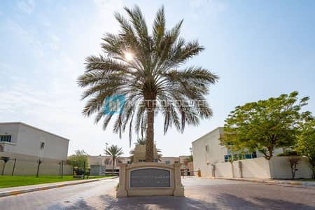 5 Bedroom Villa for Sale in Al Reef, Abu Dhabi - Tranquil Home | Private Pool | Great Investment