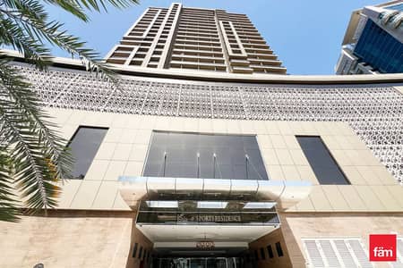 1 Bedroom Flat for Sale in Dubai Sports City, Dubai - Spacious Living area | Low Floor | Unfurnished