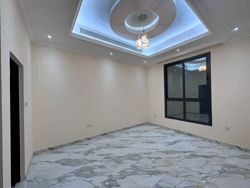 5 bedroom hall villa in Yasmeen