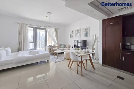 Studio for Rent in Downtown Dubai, Dubai - Bright | Balcony | Fully Furnished | Available