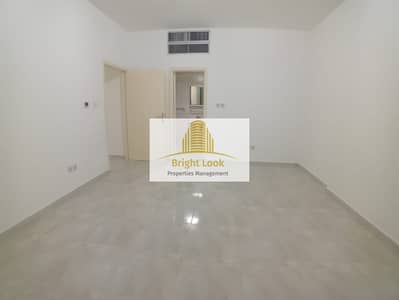 شقة 3 غرف نوم للايجار في شارع حمدان، أبوظبي - 5r2PQpwNKaklWvCicpP8Awd7p8RuXytiCwJpfWoD