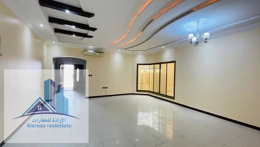 A large residential and commercial villa for rent, in a prime location on Sheikh Ammar Street, with luxurious furnishings