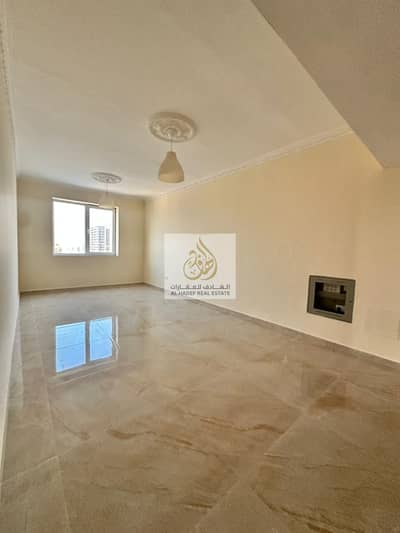 Opportunity for annual rent, a 2-room apartment, a hall, 2 bathrooms, a duplex, a large area, in Al-Naimiya 3, opposite the Grand Mall