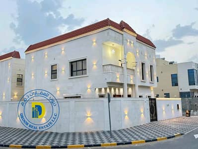 Owns a classic villa in Ajman, 100% bank financing, a large area with a swimming pool and a large rebound area, free ownership for all nationalities.