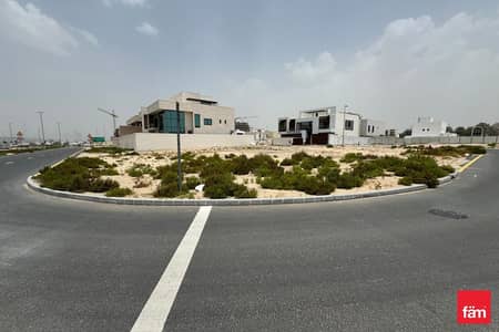 Plot for Sale in Nad Al Sheba, Dubai - Corner | Single Row Plot | Multiple Options
