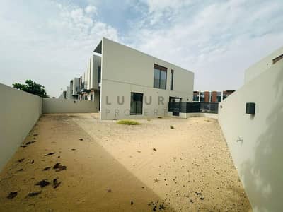 3 Bedroom Townhouse for Rent in Dubailand, Dubai - Huge Yard | Single Row | Corner Townhouse
