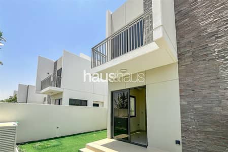 3 Bedroom Villa for Rent in DAMAC Hills 2 (Akoya by DAMAC), Dubai - | Unfurnished | Desert facing | L-shaped garden |