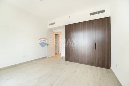 2 Bedroom Flat for Rent in Umm Suqeim, Dubai - High Floor | Huge Layout | Pool View | Brand New