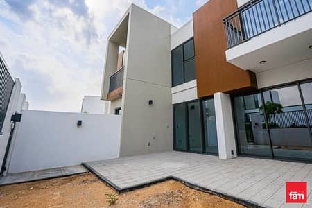 3 Bedroom Townhouse for Sale in Dubailand, Dubai - Stunning 3-bedroom townhouse in La Rosa 4