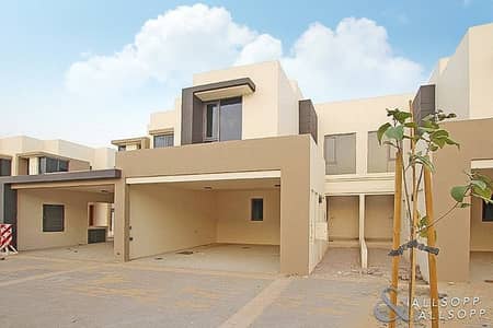Big Saving from OP | Single Row | 3 Beds Big Saving from OP | Single Row | 3 Beds