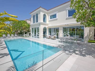 Stunning fully renovated 5 bedrooms- Private pool