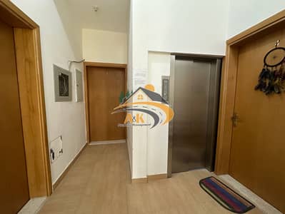 Good Size 1BHK With Sep Kitchen First Floor With Elevator