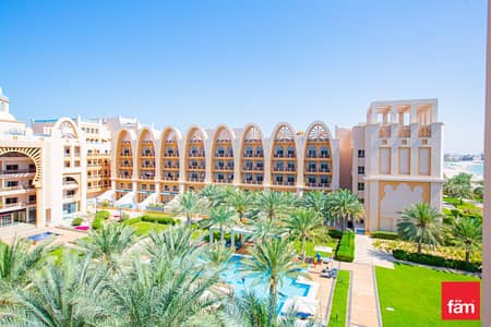 3 Bedroom Apartment for Rent in Palm Jumeirah, Dubai - Beachfront| Resort Style Living