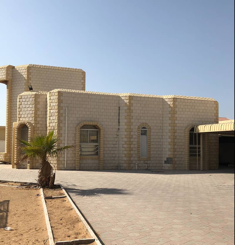 Villa for rent in Al Turrfa strategic location