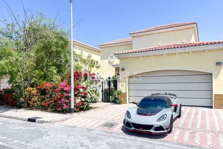 3 Bedroom Villa for Rent in Jumeirah Park, Dubai - Upgraded | Extended | Close to Schools | Pool