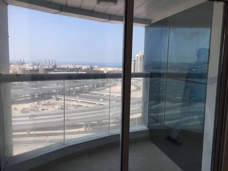 Studio with balcony Dubai Gate 2 higher floor with amazing view.