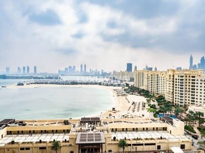 2 Bedroom Apartment for Rent in Palm Jumeirah, Dubai - Prominent Address | Large Terrace | Spacious |