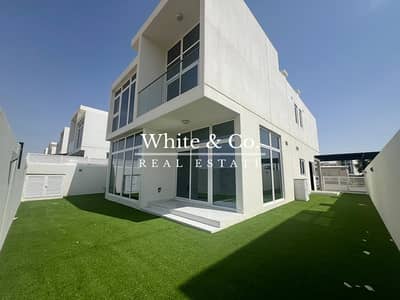 6 Bedroom Townhouse for Rent in DAMAC Hills 2 (Akoya by DAMAC), Dubai - V2- Layout | Fully Detached | Vacant Now