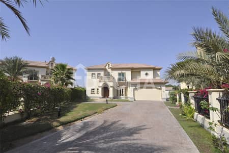 4 Bedroom Villa for Sale in Jumeirah Islands, Dubai - VACANT | MAIN LAKE | RENO OPP