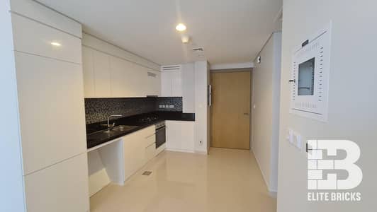 1 Bedroom Apartment for Rent in Business Bay, Dubai - Unfurnished | Excellent Location |Vacant